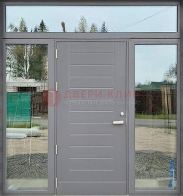 Серая стальная дверь с панелью МДФ и стеклянными фрамугами ДФГ-28 в Брянске