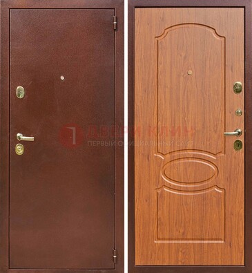 Коричневая стальная дверь с порошковым напылением ДП-137 в Брянске