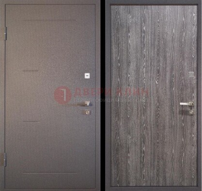 Серая металлическая дверь с порошковым напылением ДП-148 в Брянске