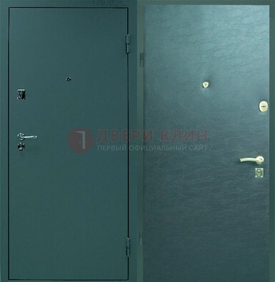 Зеленая стальная дверь с порошковым покрытием ДП-93 в Брянске