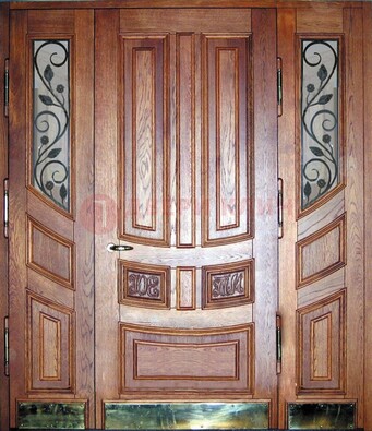 Парадная дверь со стеклом и ковкой ДПР-35 для загородного дома в Брянске
