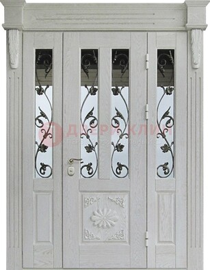 Входная парадная дверь со стеклом и ковкой в белом цвете ДПР-93 в Брянске