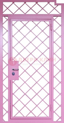 Розовая металлическая решетчатая дверь ДР-15 в Брянске