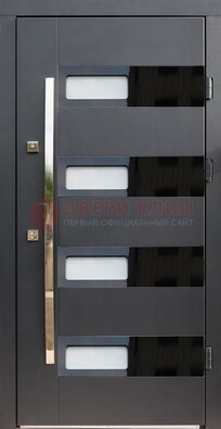 Черная стальная дверь МДФ хайтек со стеклом ДС-16 в Брянске