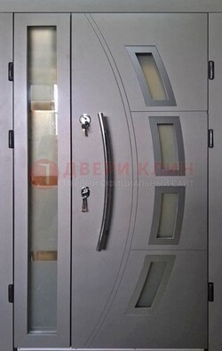 Серая железная дверь для дома со стеклом ДС-17 в Брянске