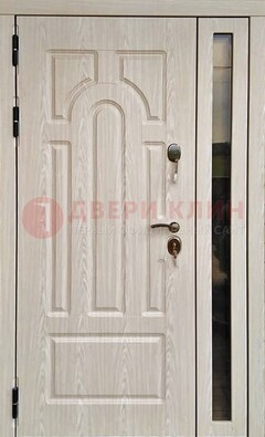 Белая металлическая дверь со стеклом ДС-68 в Брянске
