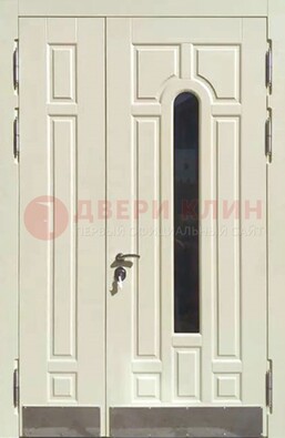 Белая двухстворчатая металлическая дверь со стеклом ДС-71 в Брянске