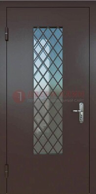 Темная металлическая дверь с решеткой и стеклом ДС-7 в Брянске