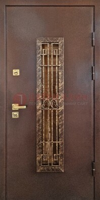 Металлическая дверь с порошковым напылением со стеклом и ковкой ДСК-110 в Сургуте