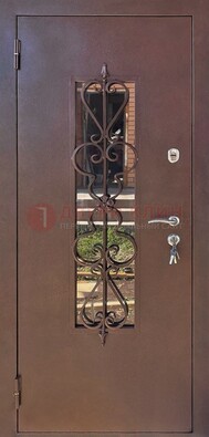 Коричневая железная дверь Порошок со стеклом и ковкой ДСК-219 в Можайске