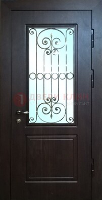 Железная дверь со стеклом и ковкой ДСК-65 для общественных зданий в Брянске