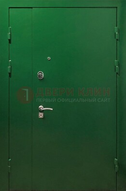 Зеленая распашная тамбурная дверь Порошок ДТМ-47 в Брянске