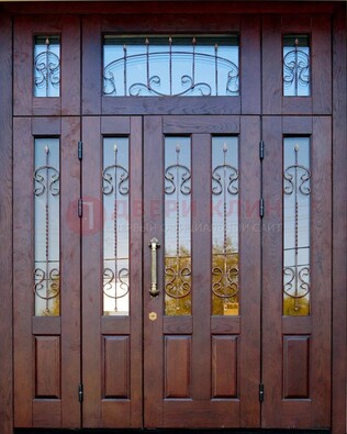 Коричневая парадная дверь с виноритом и ковкой ДВТ-168 в Брянске
